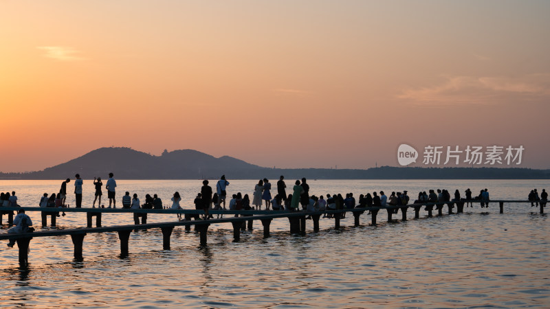 湖北武汉东湖凌波门日出