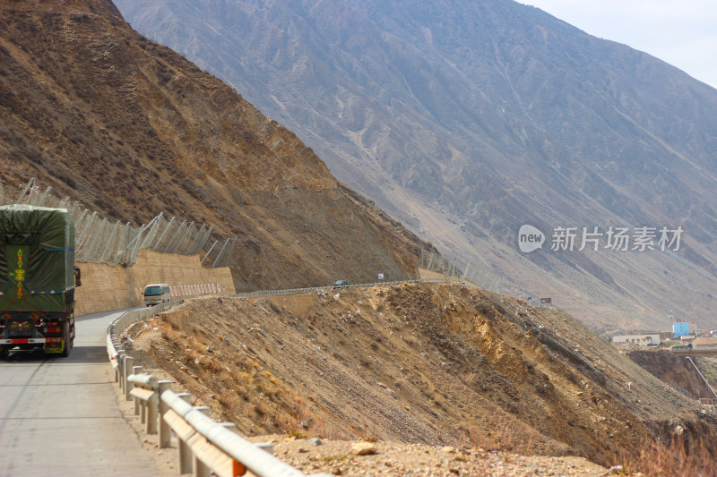 西藏昌都地区G318川藏公路沿途山川风光