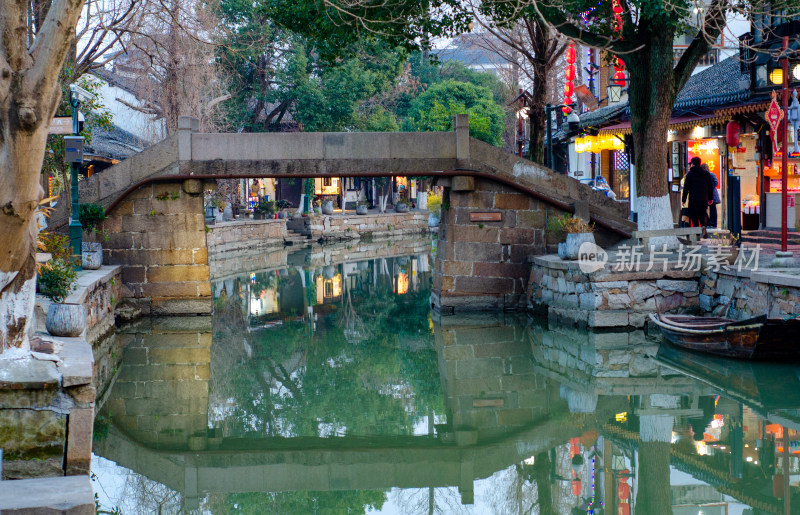 上海朱家角古镇的小桥流水人家