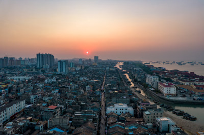 海边城市广西北海晚霞夜幕降临航拍摄影图