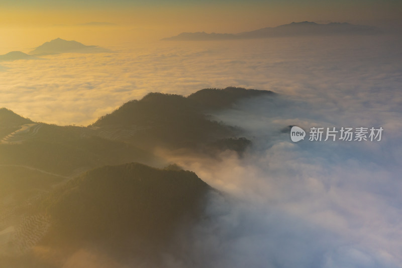 高山山峦群山晨曦日出云海航拍