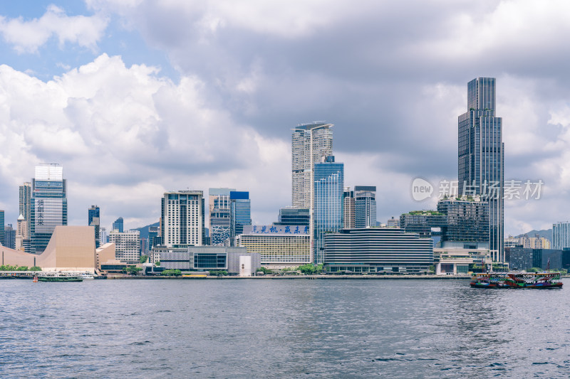 中国香港九龙海滨城市天际线