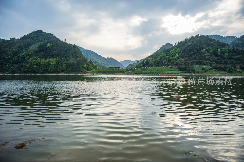 安徽新安江十里画廊风景