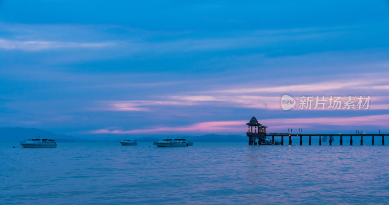 海边黄昏景色