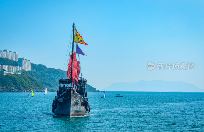 香港赤柱海湾港口海上游轮游船