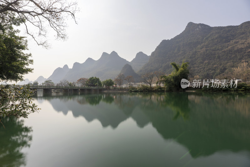 冬季阳朔遇龙河山水风光