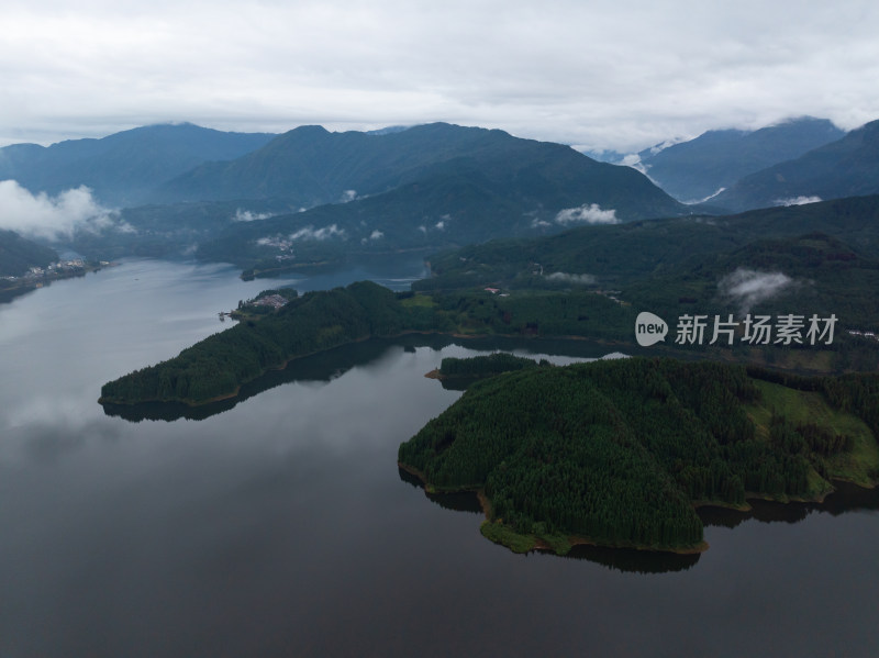 航拍四川眉山雅女湖风景