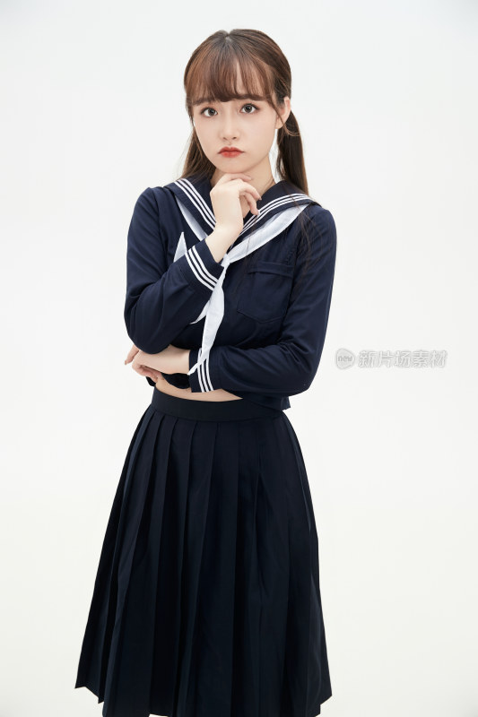 身穿日系高中制服的美丽少女