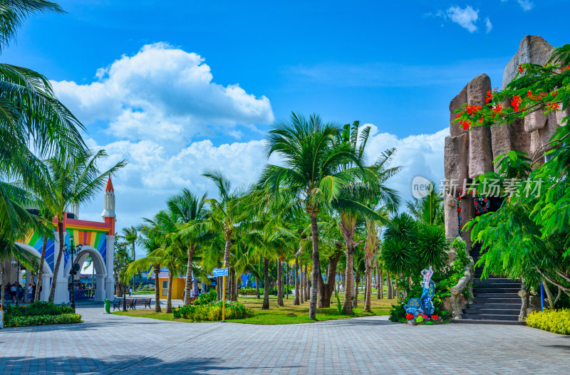 越南芽庄珍珠岛游乐园广场欧式尖顶建筑