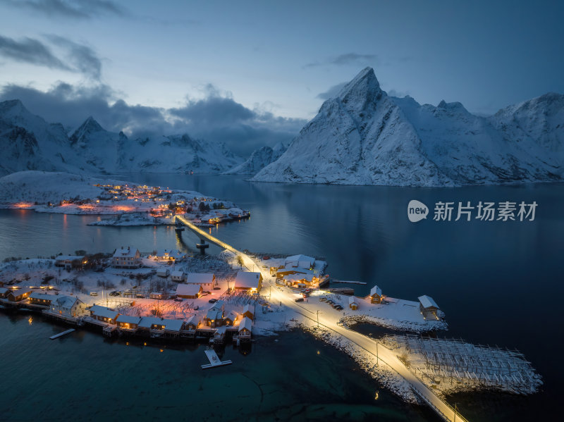 挪威罗弗敦群岛北极圈雷纳冬季雪景高空航拍