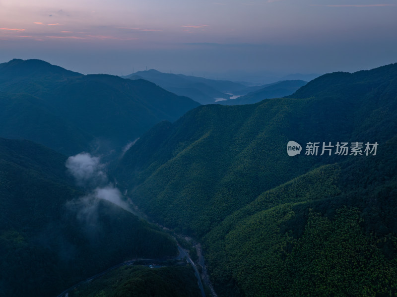 航拍浙江杭州临安区龙门秘境石门村山间村落