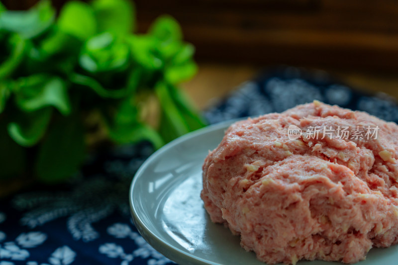 新鲜食材带姜猪肉末