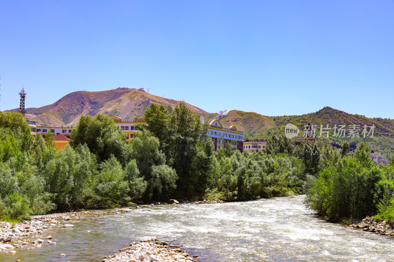 新疆阿勒泰市边境小城风景