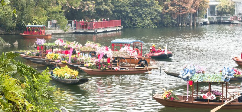 广州市荔湾湖公园水上花市花船