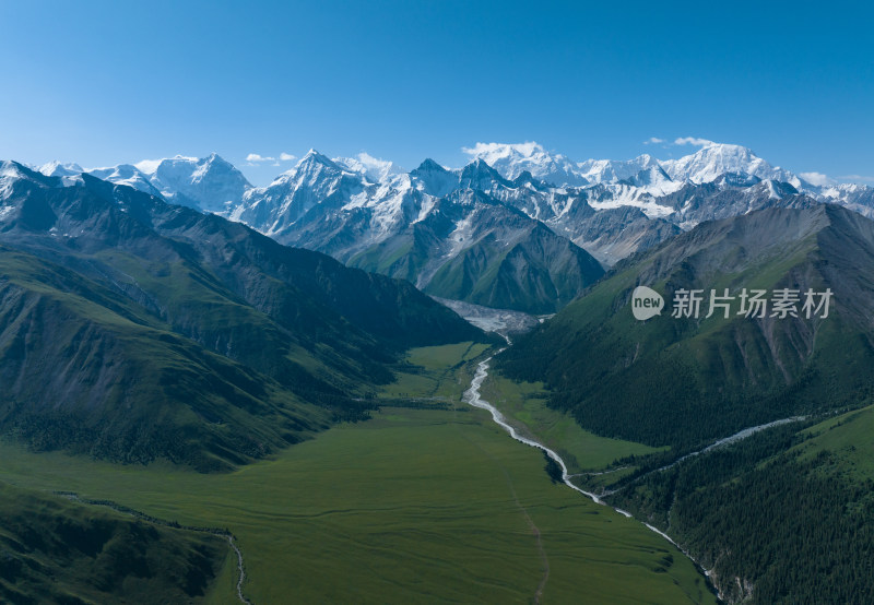 航拍夏季新疆伊犁夏塔景区风景