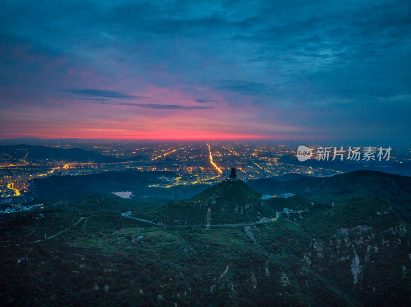 北京西山定都峰航拍太行山定都阁与城市全貌