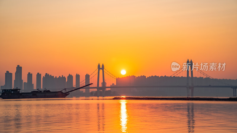 湖南长沙三汊矶大桥城市建筑风光