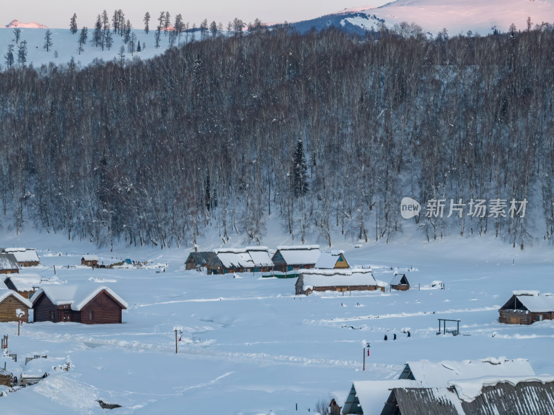 新疆北疆阿勒泰禾木冬季雪景童话世界航拍