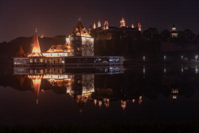 德阳旌阳区文化娱乐城玄珠湖公园城堡夜景