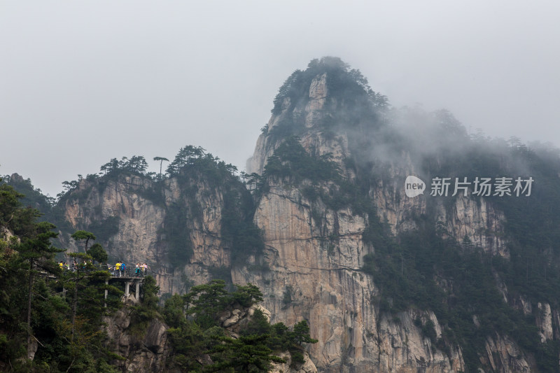 云海中的大明山