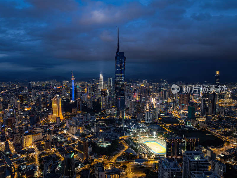 马来西亚吉隆坡莫迪卡石油双子塔夜景航拍