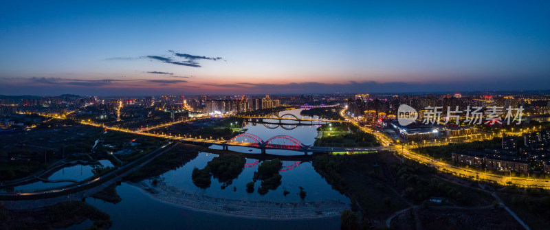 辽宁辽阳太子河襄平大桥夜景航拍城市