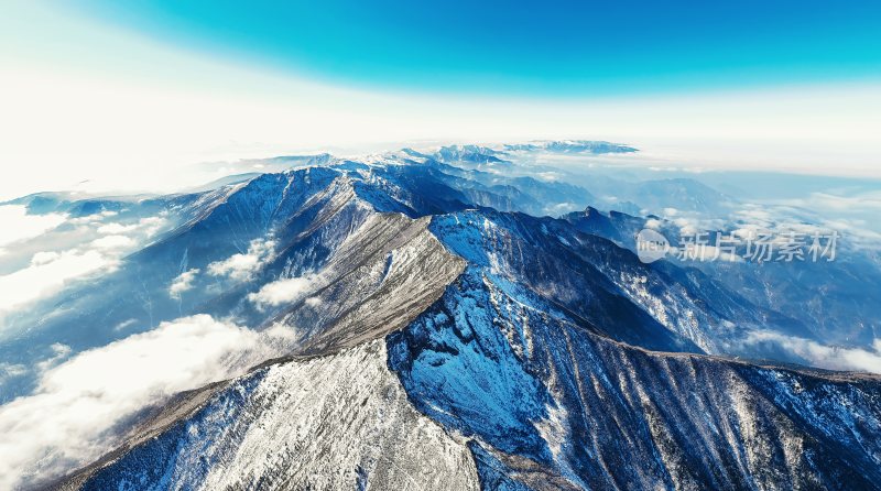 太白山雪山云海壮丽全景