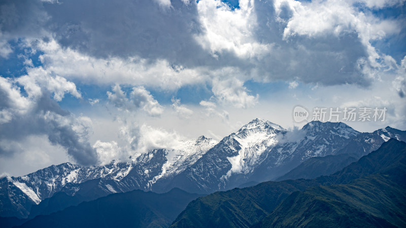 雪山云海自然风光