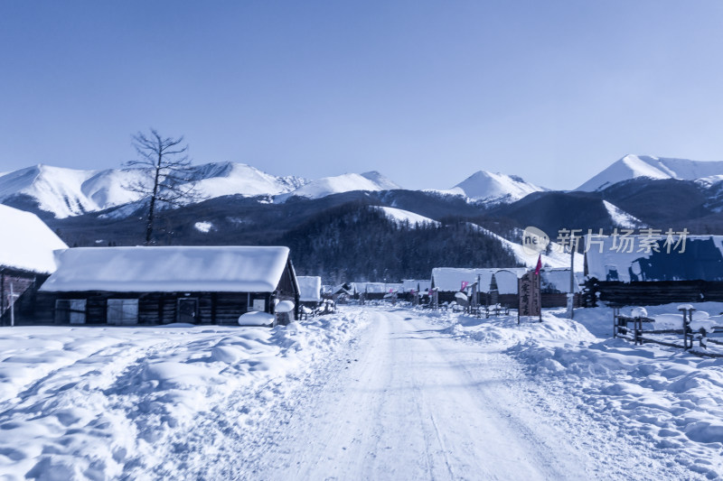 新疆阿勒泰白哈巴村冬季雪景