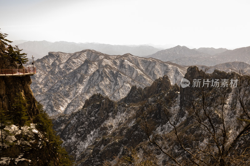 高山雪景壮观景色远景拍摄 老君山