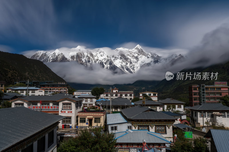 西藏林芝索松村南迦巴瓦峰雪山云海之巅