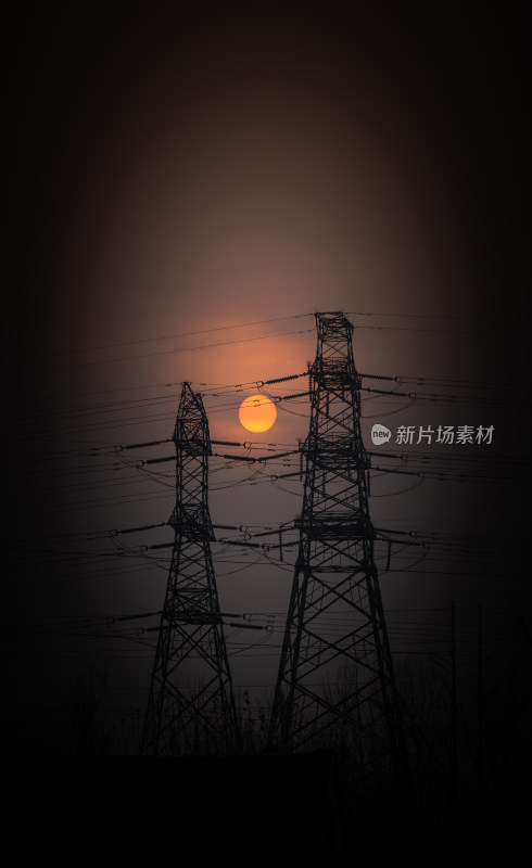 北京输电塔夕阳落日