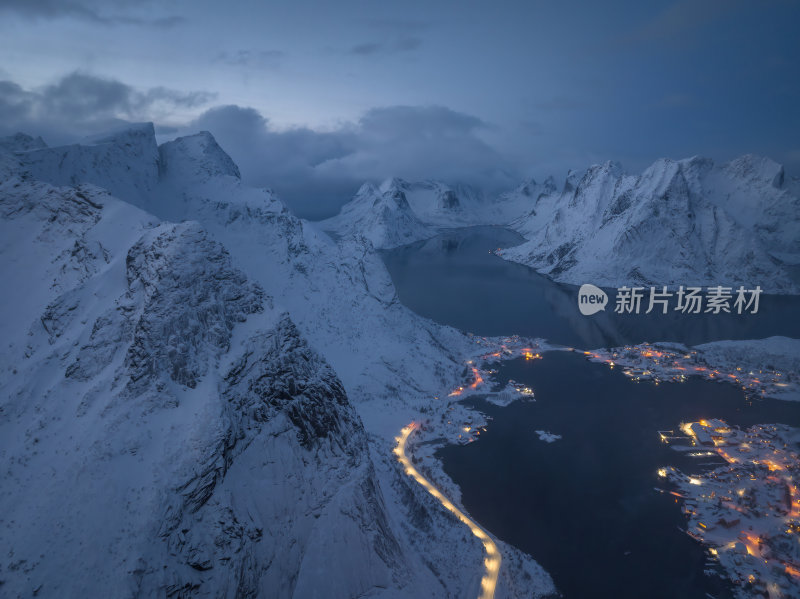 挪威罗弗敦群岛北极圈雷纳冬季雪景高空航拍