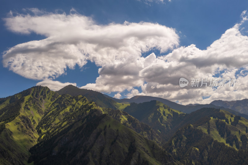 中国新疆山脉自然风景