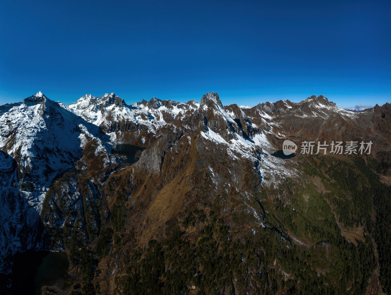 云南香格里拉南极洛雪山湖泊高空航拍