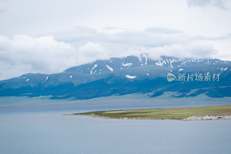 夏日，新疆赛里木湖国家级风景名胜区风光