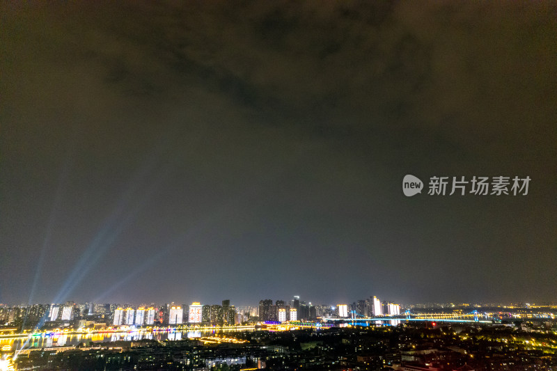湖北襄阳古城夜景灯光航拍图