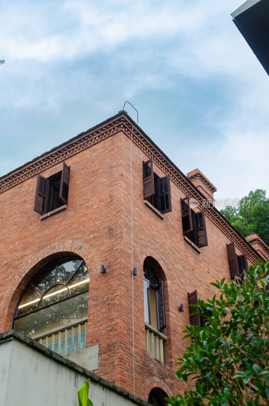 仰拍福建福州烟台山历史文化街区的老房子