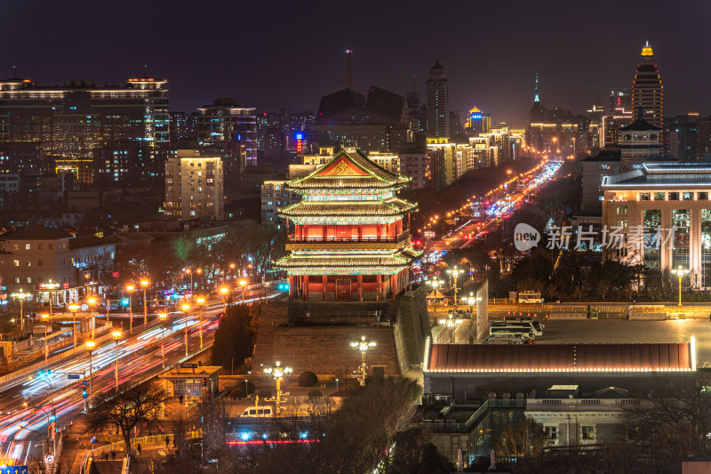 北京正阳门灯火辉映下的都市繁华图景