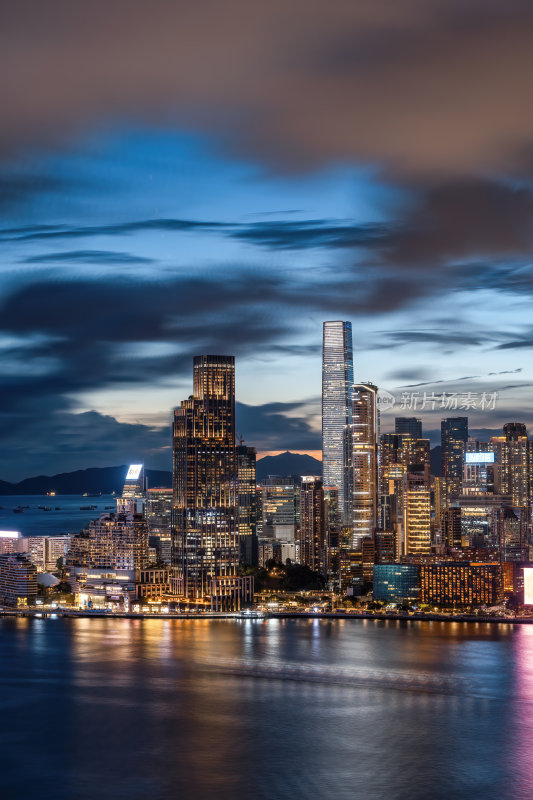 香港维多利亚港CBD中环日落夜景繁华都市