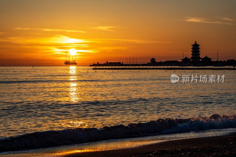 山东烟台蓬莱阁八仙过海景区海上日出景观