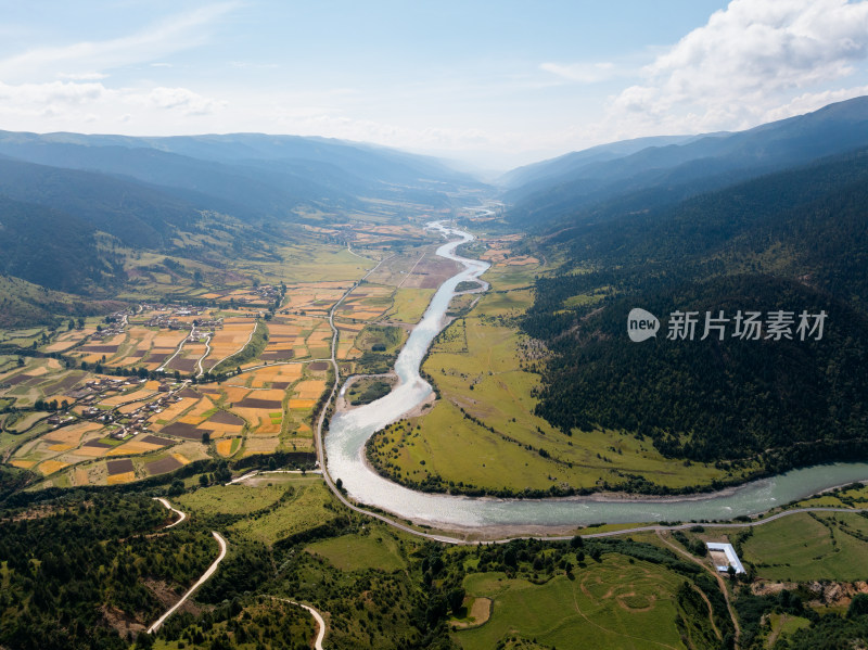 航拍理塘甲洼乡河谷秋景