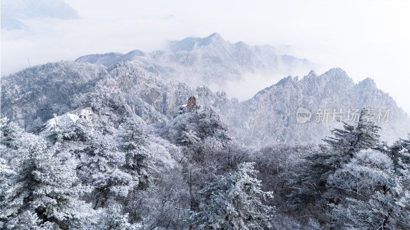 太行山余脉白云山冬季雪景冰挂雾凇实拍