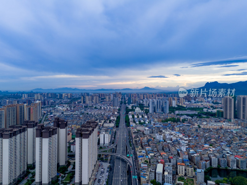 广西贵港城市交通航拍图