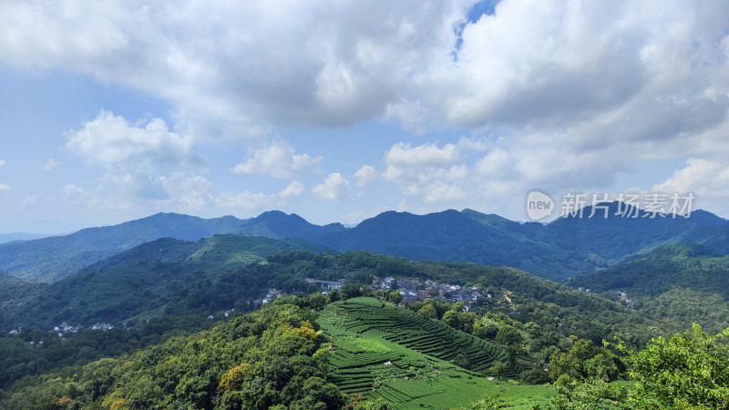 杭州南高峰俯瞰青山茶园自然风光