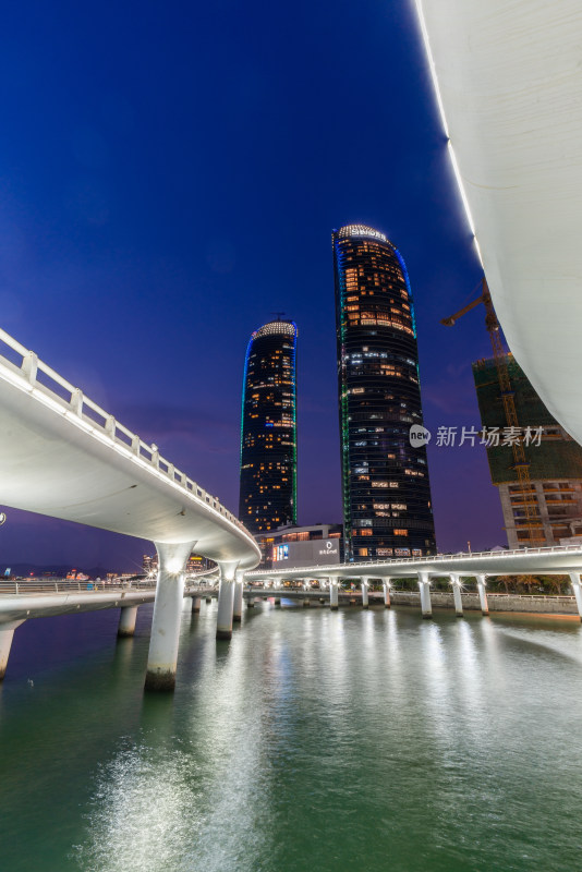 厦门世茂海峡大厦夜景