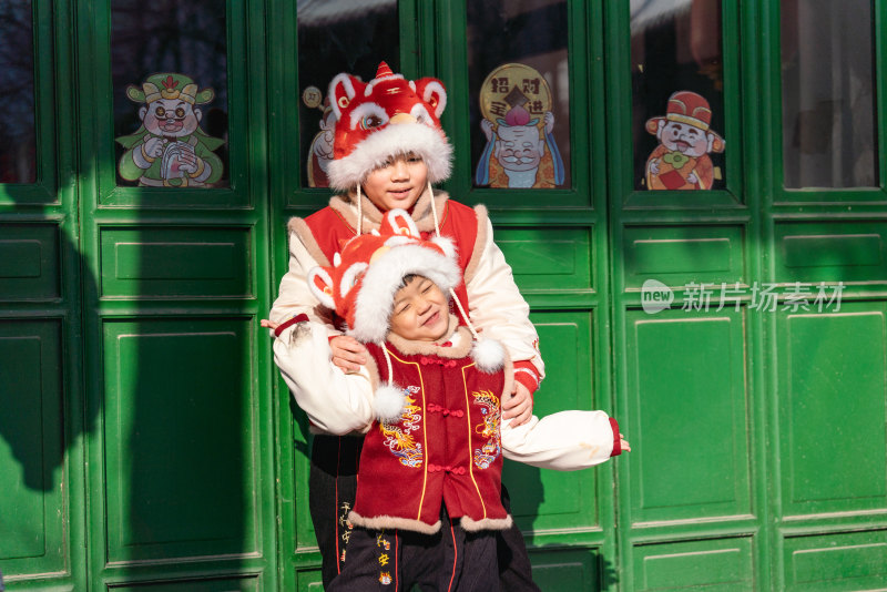 中国传统新年春节儿童红色可爱喜庆服装