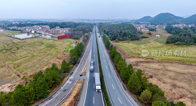 江西金溪：路畅景美画中行