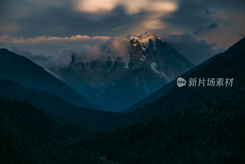 四川甘孜藏族自治州 雅拉雪山