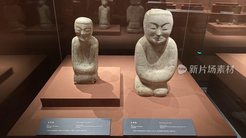 博物馆展示的古代石俑